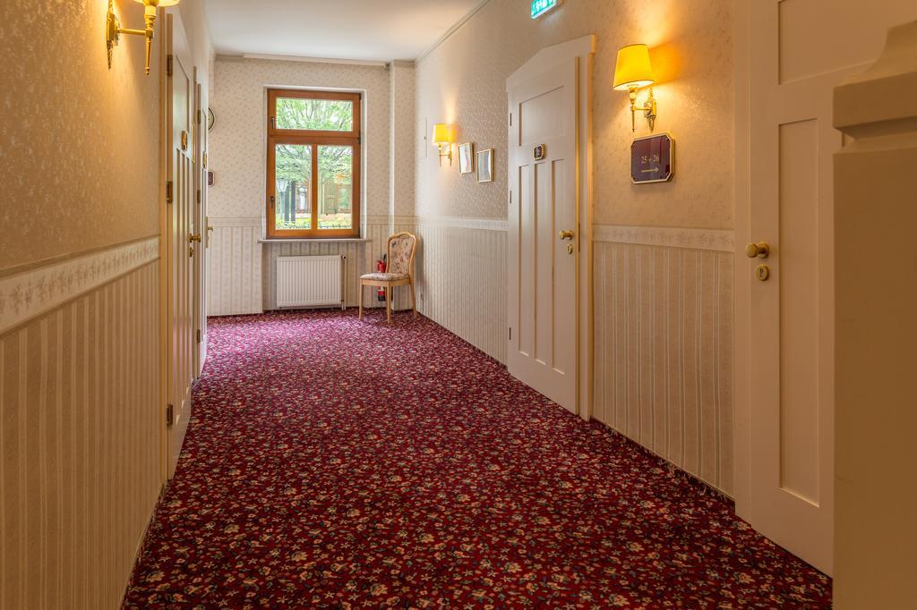 Hotel Schwarzer Adler Tangermünde Exterior foto